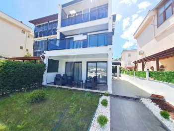 4 Bed Semi Detached Villa 